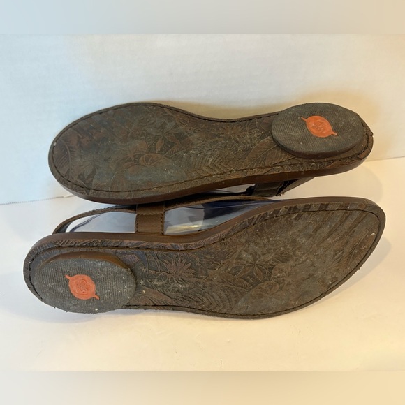 Born brown leather t-strap thong sandals size 9 - Picture 9 of 12